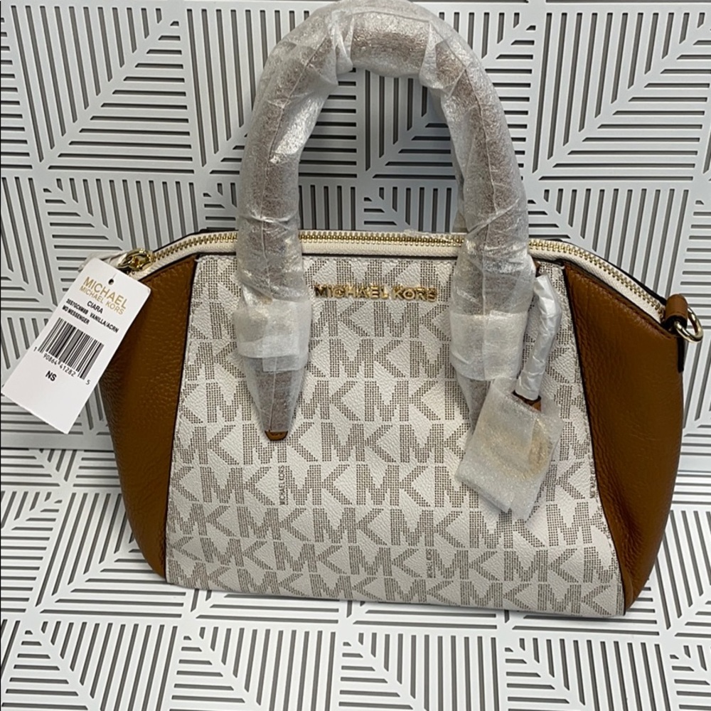 NWT MICHAEL KORS Ciara Messenger Purse logo brown